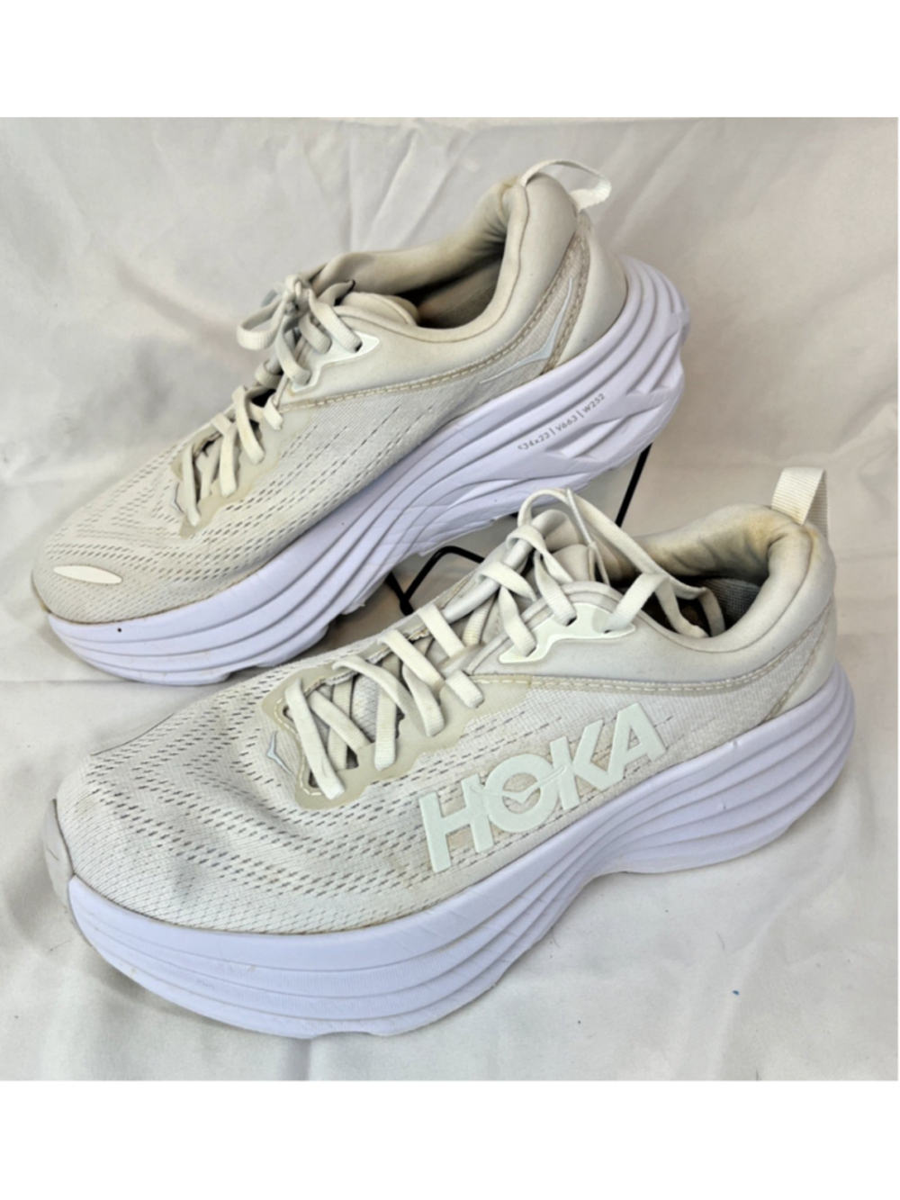 Hoka One One Bondi 8 Womens Triple White Running Shoes 1127952 WWH Size 7B